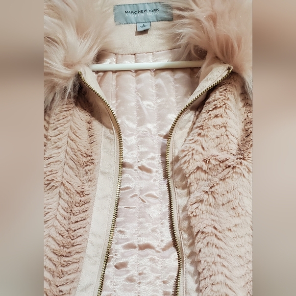 Vest By Marc New York with Pink  Faux Fur Collar And Soft Plush Material. Sz S - Picture 6 of 7